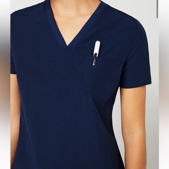 Jaanuu scrub top - Picture 3 of 6